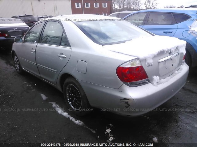 4T1BE32K16U725808 - 2006 TOYOTA CAMRY LE/XLE/SE SILVER photo 3