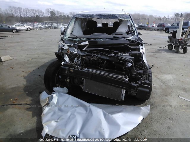 KNDJN2A20F7811668 - 2015 KIA SOUL SILVER photo 6