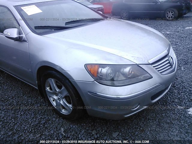 JH4KB166X7C001569 - 2007 ACURA RL SILVER photo 6