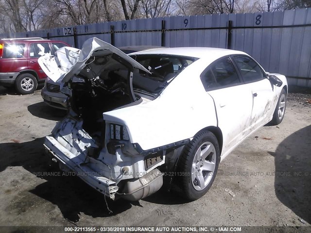 2C3CDXAT2DH716228 - 2013 DODGE CHARGER POLICE WHITE photo 4