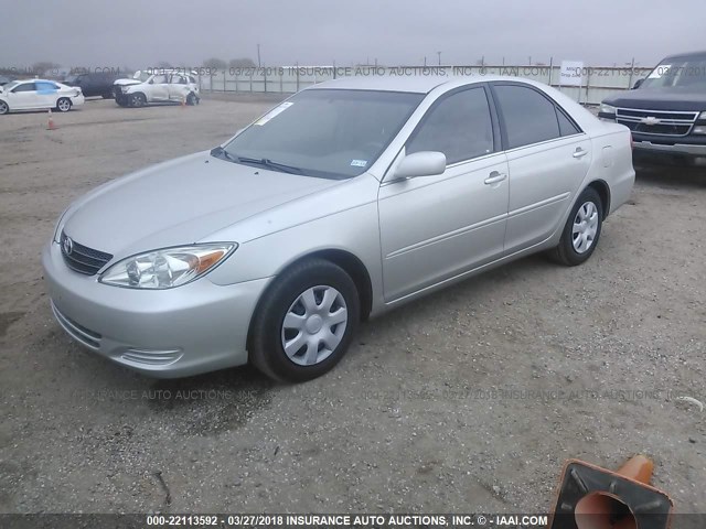 4T1BE32K74U824064 - 2004 TOYOTA CAMRY LE/XLE/SE SILVER photo 2