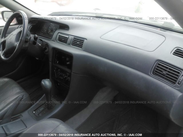 JT2BF28K2X0190590 - 1999 TOYOTA CAMRY LE/XLE Մոխրագույն լուսանկար 5