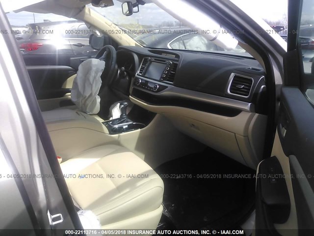 5TDJKRFH7GS299560 - 2016 TOYOTA HIGHLANDER XLE 金色 照片 5