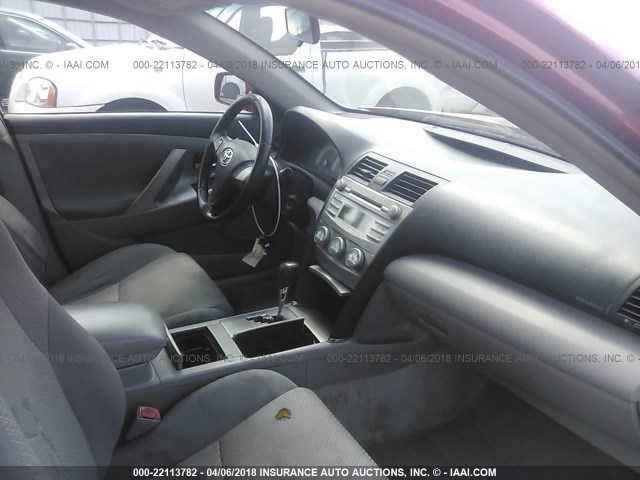 4T1BF3EK1AU113643 - 2010 TOYOTA CAMRY SE/LE/XLE 红色 照片 5