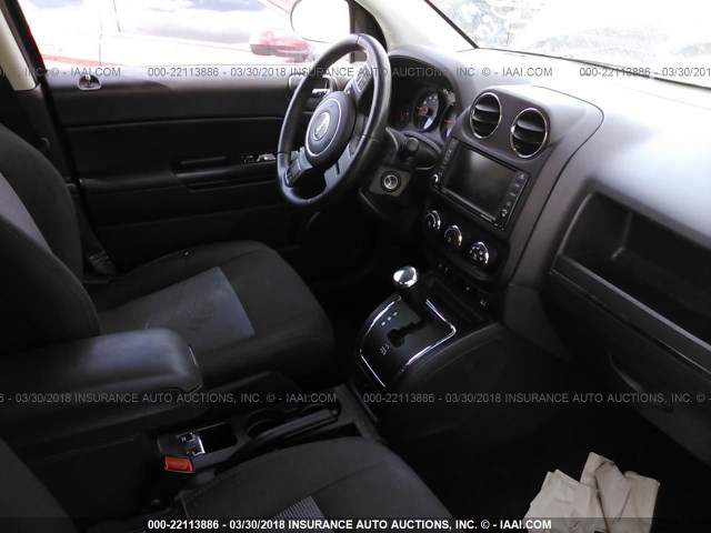 1C4NJDEB3CD537897 - 2012 JEEP COMPASS LATITUDE 银色 照片 5