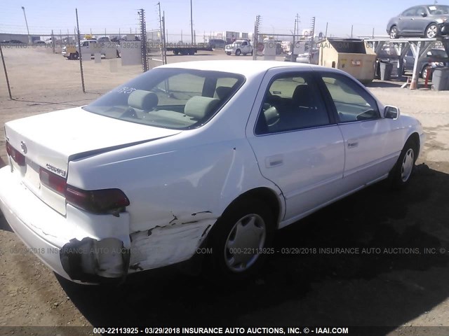 4T1BG22K3XU922601 - 1999 TOYOTA CAMRY CE/LE/XLE 白色 照片 4