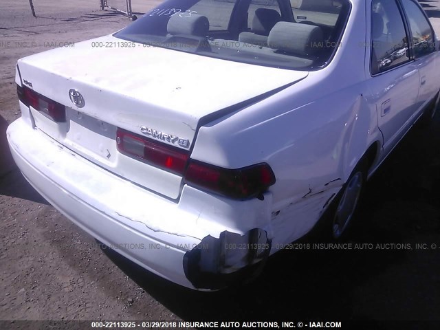 4T1BG22K3XU922601 - 1999 TOYOTA CAMRY CE/LE/XLE WHITE photo 6