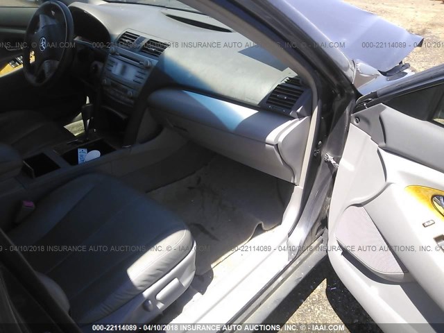 JTNBK46K573022342 - 2007 TOYOTA CAMRY NEW GENERAT LE/XLE/SE GRAY photo 5