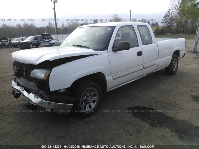 1GCEC19T35E111409 - 2005 CHEVROLET SILVERADO C1500 WHITE photo 2