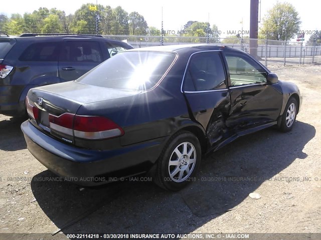 1HGCG56782A163262 - 2002 HONDA ACCORD SE BLACK photo 4