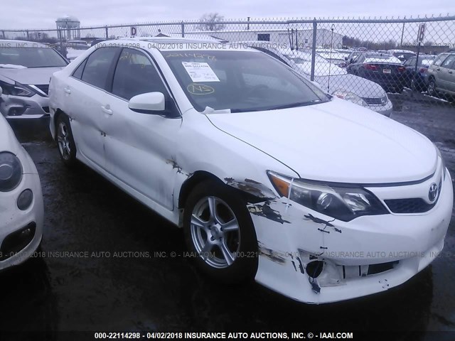 4T1BF1FKXCU500388 - 2012 TOYOTA CAMRY SE/LE/XLE WHITE photo 6