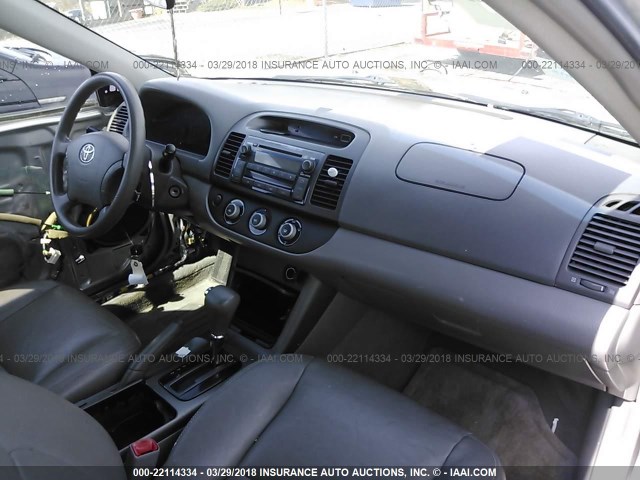 4T1BE30K66U747628 - 2006 TOYOTA CAMRY LE/XLE/SE SILVER photo 5