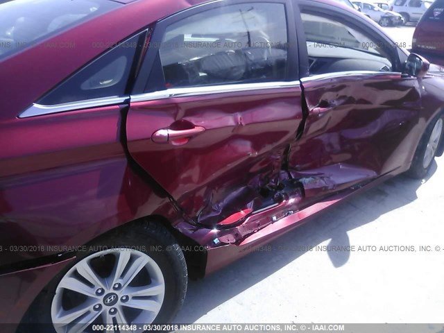 5NPEB4AC5DH722122 - 2013 HYUNDAI SONATA GLS RED photo 6