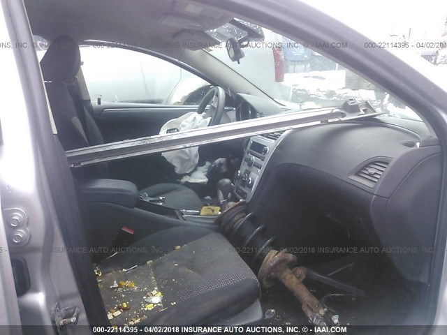 1G1ZC5EUXCF348924 - 2012 CHEVROLET MALIBU 1LT 银色 照片 5