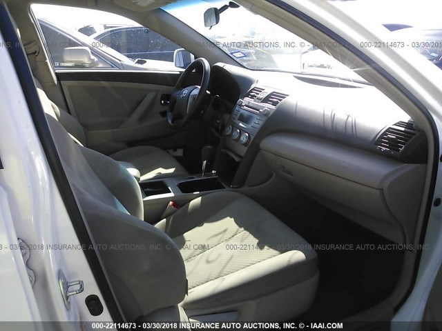4T1BK46K87U554789 - 2007 TOYOTA CAMRY NEW GENERAT LE/XLE/SE WHITE photo 5