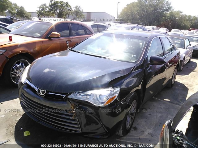 4T1BF1FKXGU146880 - 2016 TOYOTA CAMRY LE/XLE/SE/XSE GRAY photo 2