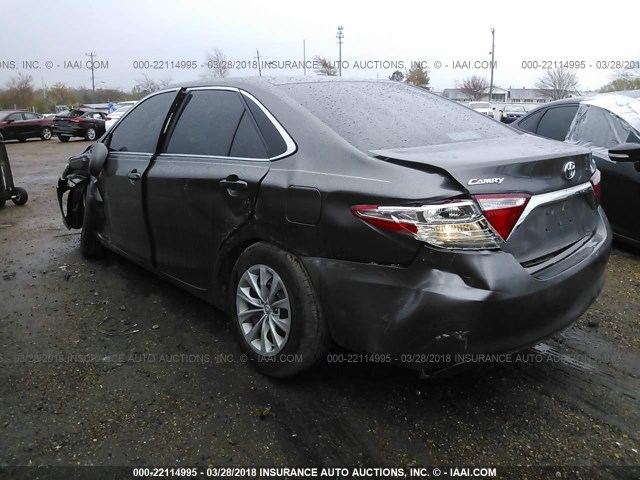 4T4BF1FK9GR519039 - 2016 TOYOTA CAMRY LE/XLE/SE/XSE GRAY photo 3