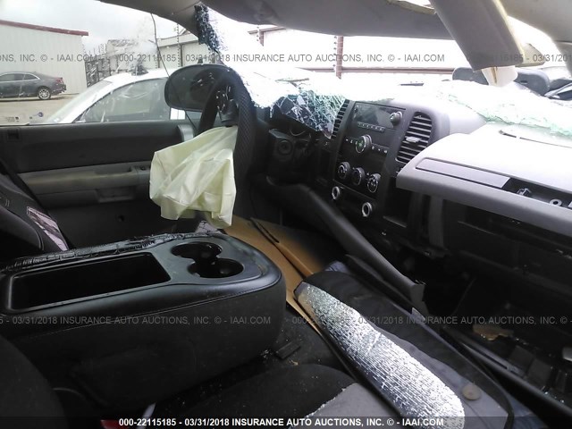 1GCEC19J07E595511 - 2007 CHEVROLET SILVERADO C1500 WHITE photo 5