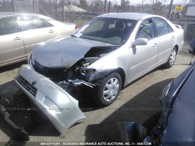 4T1BE30K35U092441 - 2005 TOYOTA CAMRY LE/XLE/SE SILVER photo 2