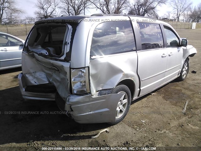 2A4RR5D12AR432698 - 2010 CHRYSLER TOWN & COUNTRY TOURING SILVER photo 4