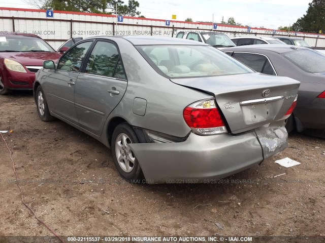 4T1BE32K55U990682 - 2005 TOYOTA CAMRY LE/XLE/SE SILVER photo 3