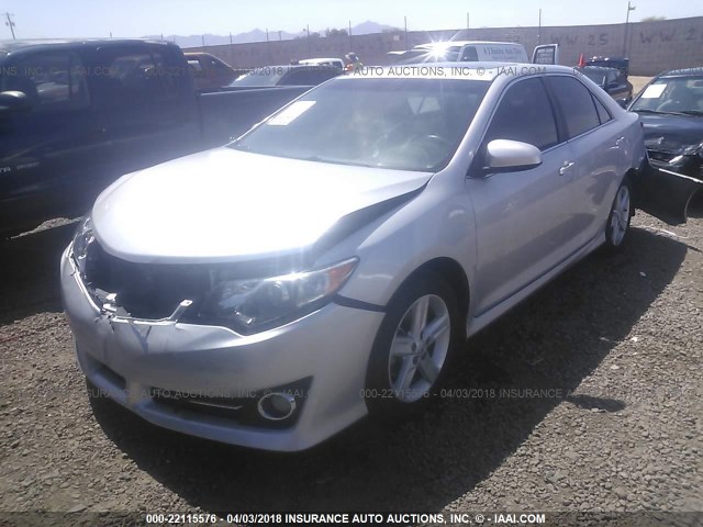 4T1BF1FK9CU180951 - 2012 TOYOTA CAMRY SE/LE/XLE SILVER photo 2