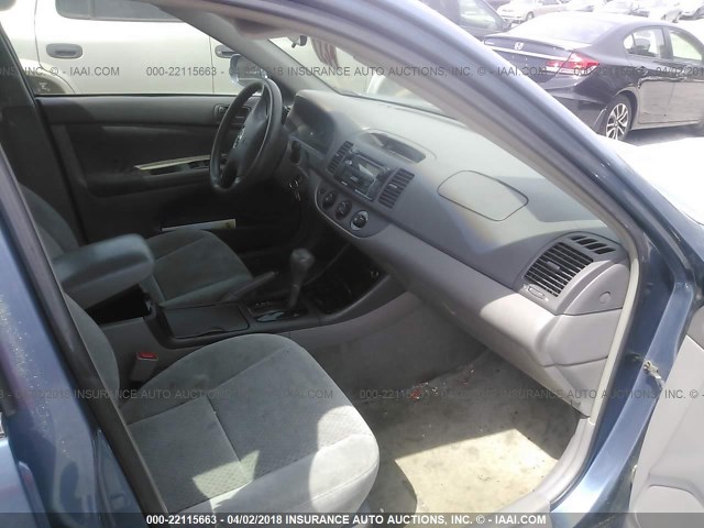 4T1BE32K53U172124 - 2003 TOYOTA CAMRY LE/XLE/SE BLUE photo 5