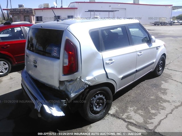 KNDJT2A52C7381816 - 2012 KIA SOUL SILVER photo 4