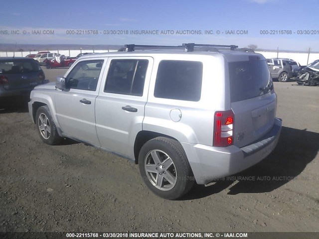 1J8FF28WX8D516814 - 2008 JEEP PATRIOT SPORT SILVER photo 3