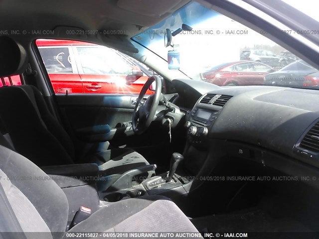 1HGCM56185A138838 - 2005 HONDA ACCORD DX SILVER photo 5