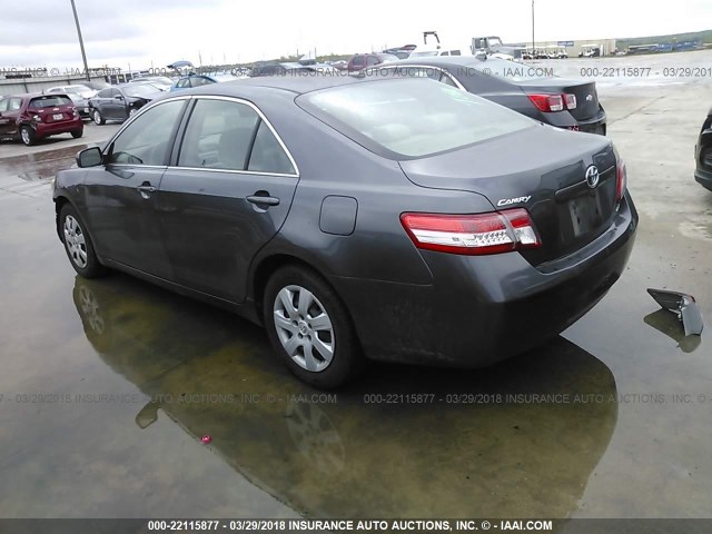 4T1BF3EK1BU174301 - 2011 TOYOTA CAMRY SE/LE/XLE GRAY photo 3