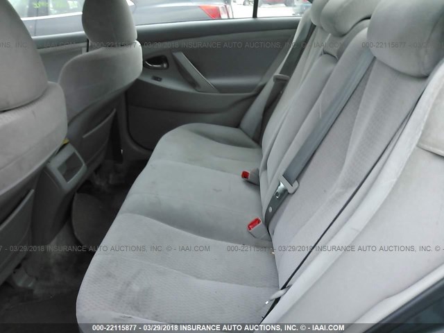 4T1BF3EK1BU174301 - 2011 TOYOTA CAMRY SE/LE/XLE GRAY photo 8
