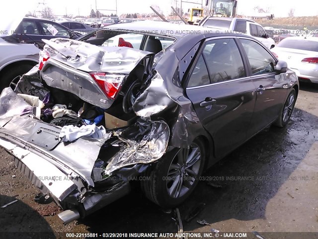 4T1BF1FKXGU233596 - 2016 TOYOTA CAMRY LE/XLE/SE/XSE GRAY photo 4