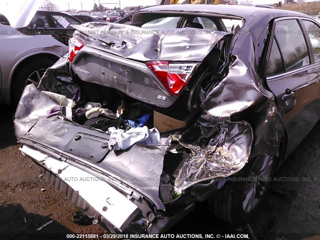 4T1BF1FKXGU233596 - 2016 TOYOTA CAMRY LE/XLE/SE/XSE GRAY photo 6