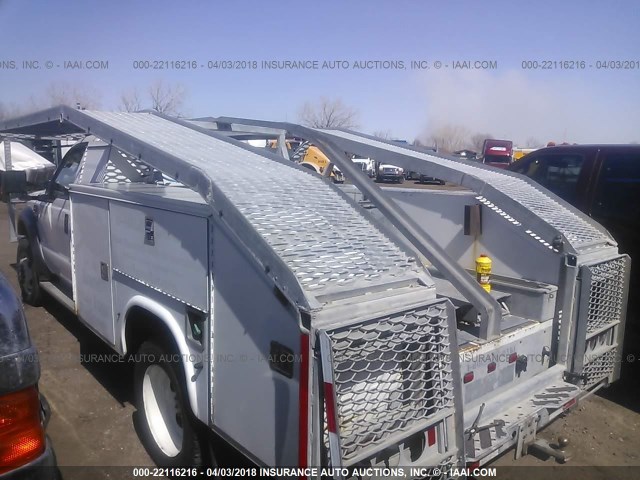 1FDAF56R28EE55044 - 2008 FORD F550 SUPER DUTY WHITE photo 3