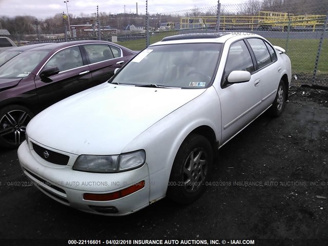 JN1CA21D3TT726884 - 1996 NISSAN MAXIMA GLE/GXE/SE WHITE photo 2