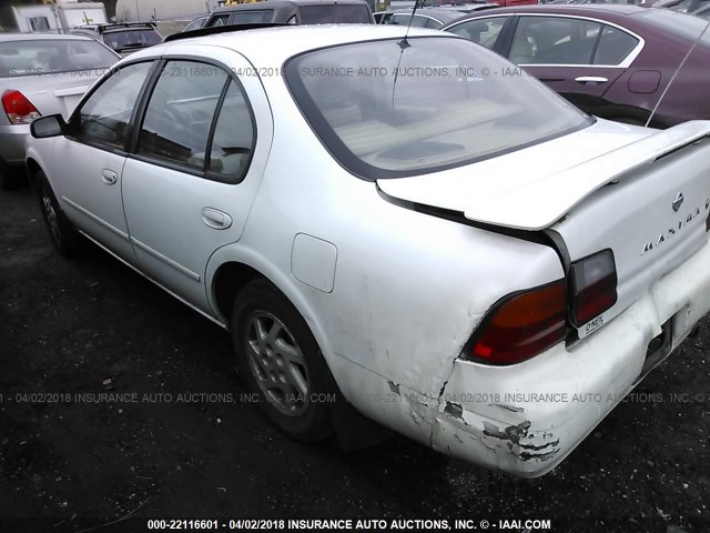 JN1CA21D3TT726884 - 1996 NISSAN MAXIMA GLE/GXE/SE WHITE photo 3