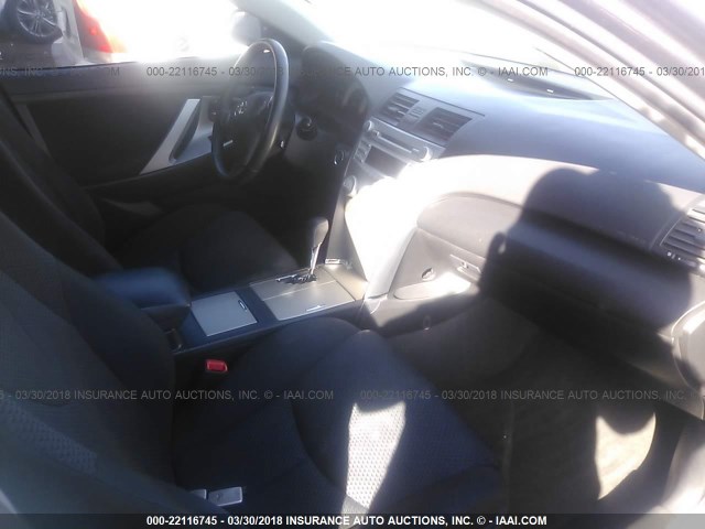 4T1BK3EK1AU105151 - 2010 TOYOTA CAMRY SE/LE/XLE 灰色 照片 5