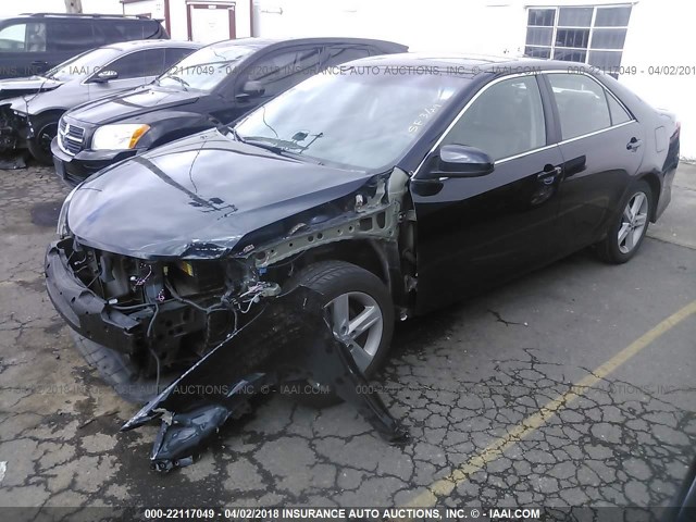 4T1BF1FK8DU708710 - 2013 TOYOTA CAMRY L/SE/LE/XLE 深蓝色 照片 2