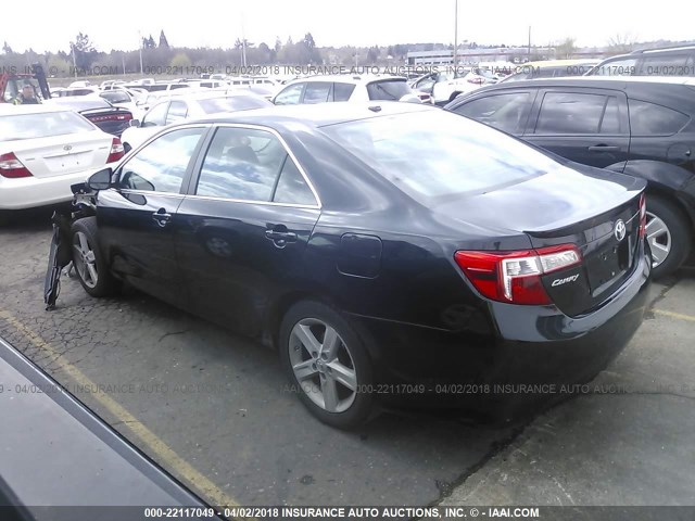 4T1BF1FK8DU708710 - 2013 TOYOTA CAMRY L/SE/LE/XLE 深蓝色 照片 3