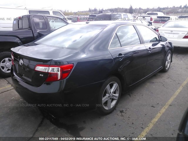 4T1BF1FK8DU708710 - 2013 TOYOTA CAMRY L/SE/LE/XLE 深蓝色 照片 4