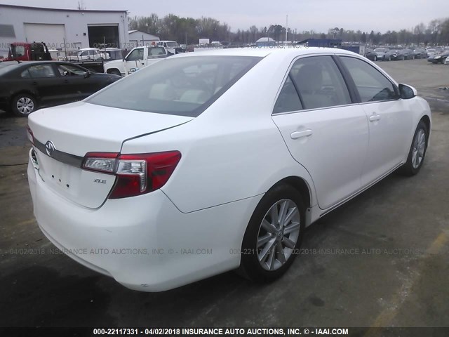 4T1BF1FK9DU295518 - 2013 TOYOTA CAMRY L/SE/LE/XLE WHITE photo 4