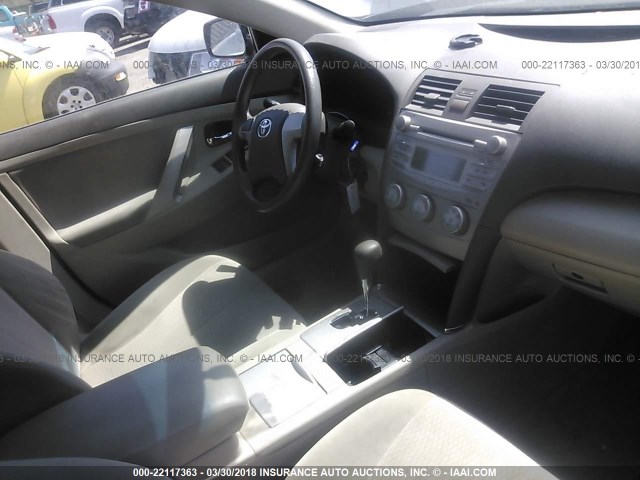 4T4BF3EK2AR018630 - 2010 TOYOTA CAMRY SE/LE/XLE BLACK photo 5