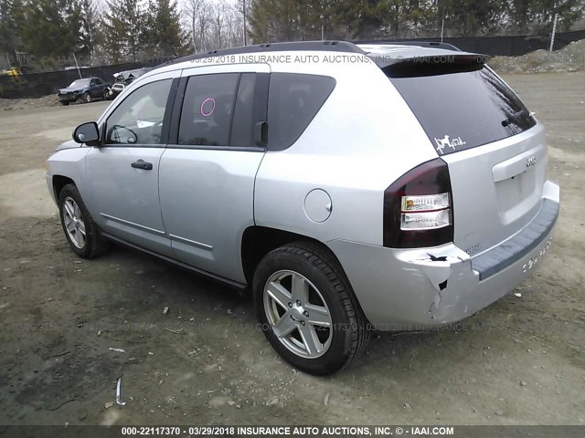 1J8FT47W78D658558 - 2008 JEEP COMPASS SPORT SILVER photo 3