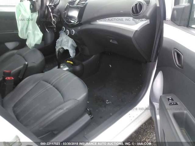 KL8CD6S99DC521487 - 2013 CHEVROLET SPARK 1LT Белый фото 5