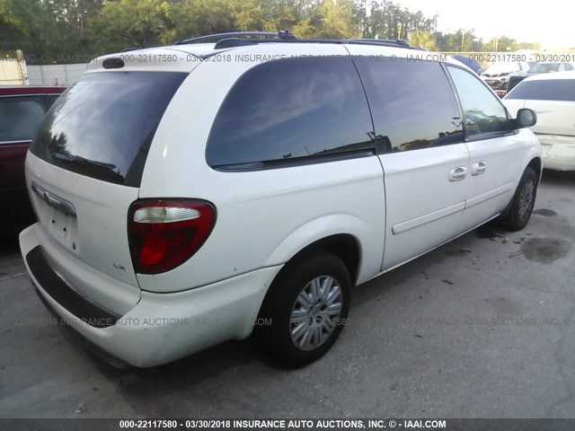 2C4GP44R65R543084 - 2005 CHRYSLER TOWN & COUNTRY LX WHITE photo 4