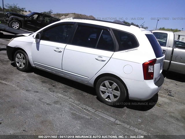 KNAFG525777082982 - 2007 KIA RONDO LX/EX WHITE photo 3