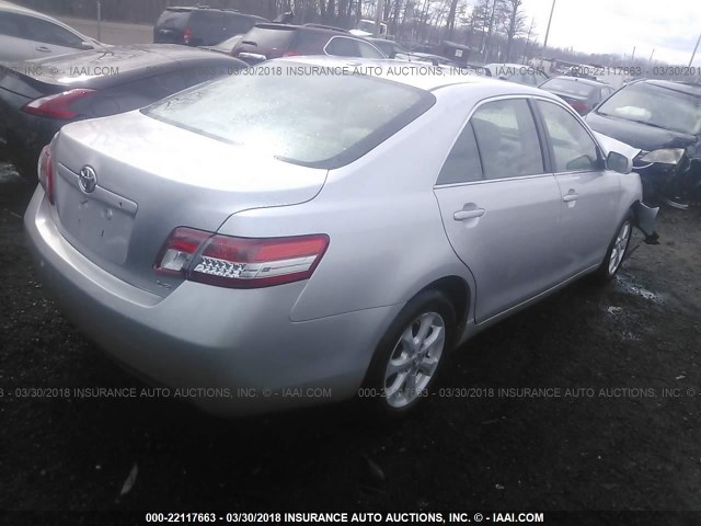 4T1BF3EK0BU156498 - 2011 TOYOTA CAMRY SE/LE/XLE SILVER photo 4