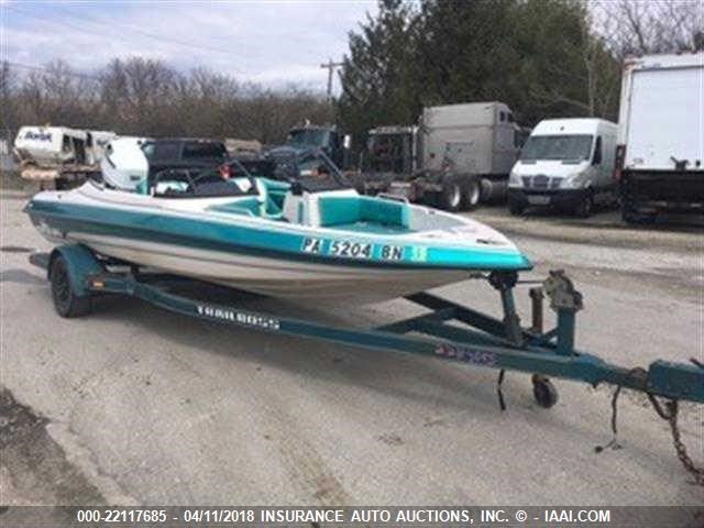 MBVE4368D595 - 1995 CAJUN BOAT AND TRAILER  TURQUOISE photo 2