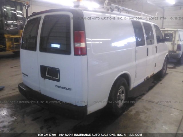 1GCFG15X561266182 - 2006 CHEVROLET EXPRESS G1500  WHITE photo 4